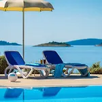 Szálloda Aminess Vival Grand Azur